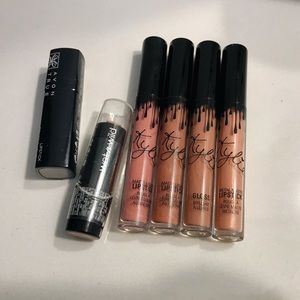 Kylie Cosmetics Lipstick/Gloss Bundle + FREE gifts